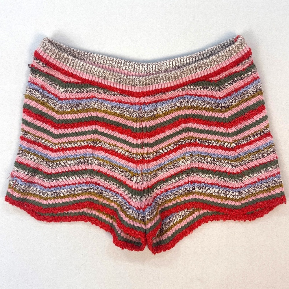 Free People XS Multicolor Chevron Stripe Knit Shorts Scalloped Hem Boho Red Pink